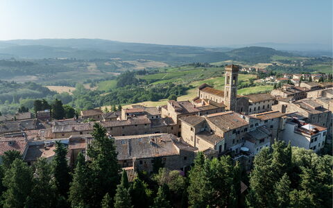 Maison Badia a Passignano: Landschaft, Wohngebiet, Menschliche Siedlung, Vorort, Dorf, Turm, Vogelperspektive, Luftaufnahmen, Bergdorf