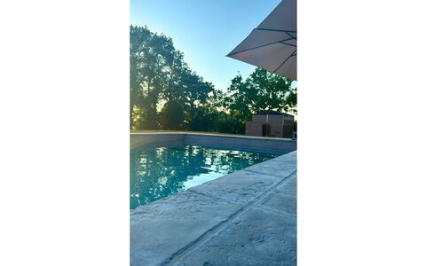 Gli Ulivi: Blau, Schwimmbad, Verbundwerkstoff, Schatten, Regenschirm, Gartenmöbel, Schatten, Water Feature