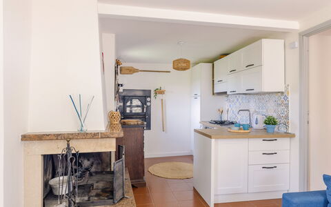 La Terrazza nel Borgo: Möbel, Interior Design, Flooring, Cabinetry, Küche, Countertop, Holz, Fussboden, Zimmer, Decke