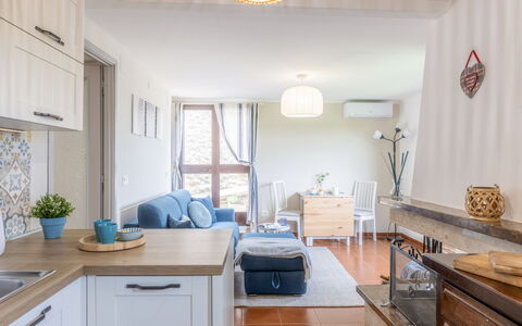 La Terrazza nel Borgo: Möbel, Interior Design, Flooring, Zimmer, Holz, Fussboden, Decke, Cabinetry, Tabelle, Beleuchtung