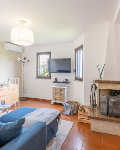 La Terrazza nel Borgo: Möbel, Interior Design, Flooring, Fussboden, Holz, Zimmer, Decke, Couch, Wohnzimmer, Tabelle