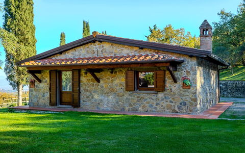 Villa la Guardiola: Holz, Hütte, Haus, Dach, Zuhause, Tür, Grundstueck, Bauernhaus, Garten, Estate