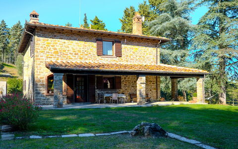 Villa la Guardiola: Haus, Zuhause, Hütte, Dach, Bauernhaus, Estate, Garten, Landscaping, Rasen