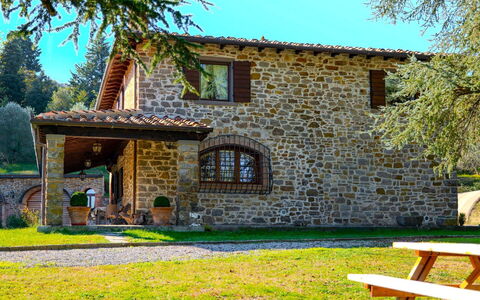 Villa la Guardiola: Hütte, Bauernhaus, Estate, Garten, Rasen, Backstein, Hinterhof, Hazienda