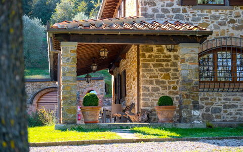Villa la Guardiola: Haus, Dach, Hütte, Zuhause, Tür, Garten, Estate, Bauernhaus, Backstein, Rasen