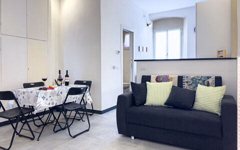 Casa Nanai - Levanto: Möbel, Interior Design, Flooring, Couch, Wand, Fussboden, Zimmer, Wohnzimmer, Decke, Wohnung