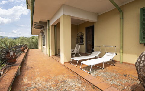 Villa Golly: Interior Design, Fussboden, Decke, Wohnung, Eco Hotel, Holzbeize, Resort, Balkon, Schatten, Hotel