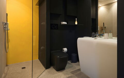Villetta Farfallina: Wand, Armatur, Badezimmer, Interior Design, Flooring, Fussboden, Installation, Beleuchtung, Zapfhahn, Bad Sink