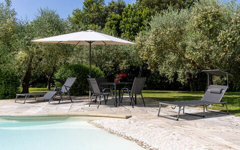 Podere Il Pozzangone, Lucignano: Möbel, Gartenmöbel, Stuhl, Schatten, Regenschirm, Schwimmbad, Tisch Im Freien, Garten, Resort, Sonnenliege