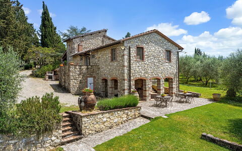 San Sano Retreat, Chianti Vineyard Views & Diving: Hütte, Estate, Garten, Bauernhaus, Steinwand, Backstein, Landscaping, Villa, Historisches Haus