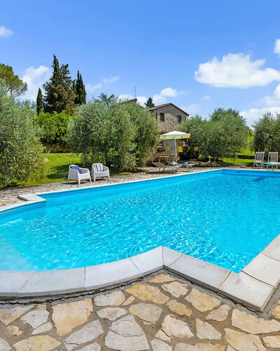 San Sano Retreat, Chianti Vineyard Views & Diving: Blau, Schwimmbad, Verbundwerkstoff, Resort, Garten, Eco Hotel, Hinterhof, Schatten, Flagstone, Hazienda