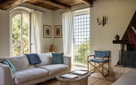 Il Casale al Colle, Private Garden, Hills View: Möbel, Interior Design, Holz, Flooring, Zuhause, Couch, Wohnzimmer, Fussboden, Zimmer, Beleuchtung