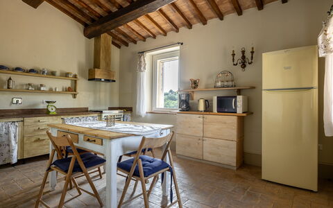 Il Casale al Colle, Private Garden, Hills View: Möbel, Interior Design, Flooring, Holz, Decke, Fussboden, Zuhause, Küche, Zimmer, Cabinetry