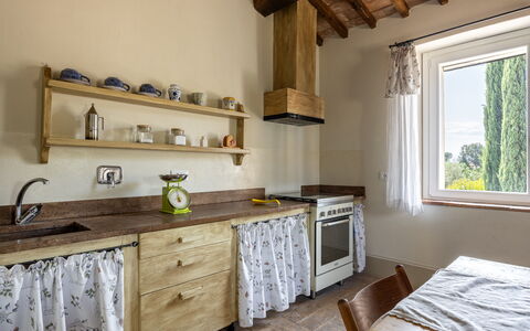 Il Casale al Colle, Private Garden, Hills View: Holz, Küche, Interior Design, Möbel, Countertop, Flooring, Cabinetry, Zimmer, Zuhause, Küchengerät