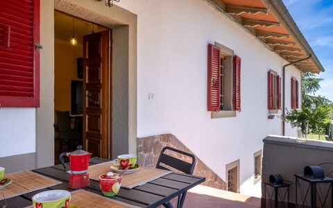 Il Cipresso, Casa dei Nonni, Cortona: Holz, Tür, Haus, Zuhause, Holzbeize, Hütte, Hartholz, Schatten, Zimmerpflanze, Veranda