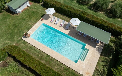 Il Cipresso, Casa dei Nonni, Cortona: Schwimmbad, Resort, Gartenmöbel, Verbundwerkstoff, Thermae, Schatten, Eco Hotel, Garten, Sonnenliege, Landscaping