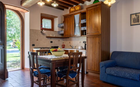 Il Cipresso, Casa Lucia, Cortona: Möbel, Holz, Interior Design, Flooring, Küche, Küche & Esszimmer Tisch, Zimmer, Cabinetry, Zuhause, Countertop
