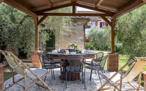 Il Cipresso, Casa Martina, Cortona: Möbel, Gartenmöbel, Tabelle, Stuhl, Tisch Im Freien, Garten, Hinterhof, Küche & Esszimmer Tisch, Schatten, Outdoor Struktur