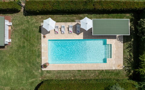 Il Cipresso, Casa Martina, Cortona: Schwimmbad, Resort, Verbundwerkstoff, Thermae, Schatten, Gartenmöbel, Garten, Freizeit, Eco Hotel, Landscaping