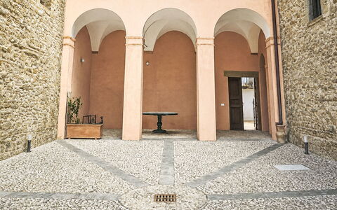 Rocca Loft: Gebäude, Wand, Fenster, Wohngebiet, Nachbarschaft, Fassade, Haus, \Stadt, Zuhause, Balkon