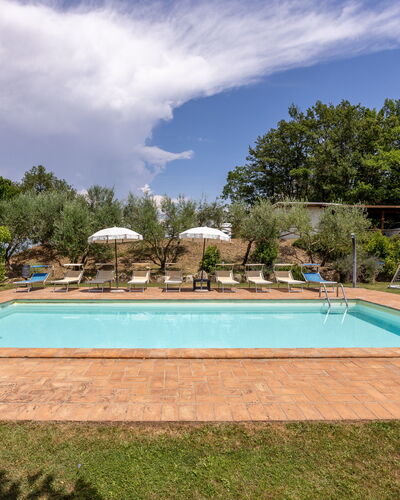 Villa Daluma, Private Pool in Todi: Schwimmbad, Estate, Garten, Hazienda, Resort, Schatten, Eco Hotel, Landscaping, Plantage, Villa