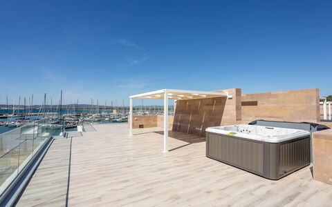 Porto di Luce Luxury, Jacuzzi and Seaview: Flooring, Fussboden, Holzboden, Verbundwerkstoff, Deck, Hartholz, Gartenmöbel, Planke, Holzbeize, Schatten