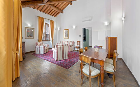 La Piazza Grand Vista Apartments: Interior Design, Möbel, Flooring, Decke, Fussboden, Zimmer, Beleuchtung, Bilderrahmen, Wohnzimmer, Couch