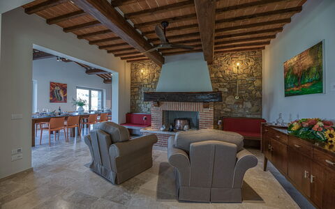 La Calcinaia Country Villa, Bucine: Möbel, Interior Design, Wand, Flooring, Holz, Decke, Fussboden, Stuhl, Couch, Wohnzimmer
