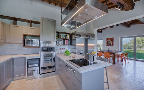 La Calcinaia Country Villa, Bucine: Küche, Küchengerät, Countertop, Interior Design, Möbel, Major Appliance, Cabinetry, Flooring, Haushaltsgerät, Decke