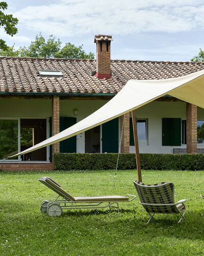 Casa Mancini, Holiday Villa, San Galgano: Schatten, Rasen, Ground, Garten, Freizeit, Garten, Park, Hinterhof, Landscaping