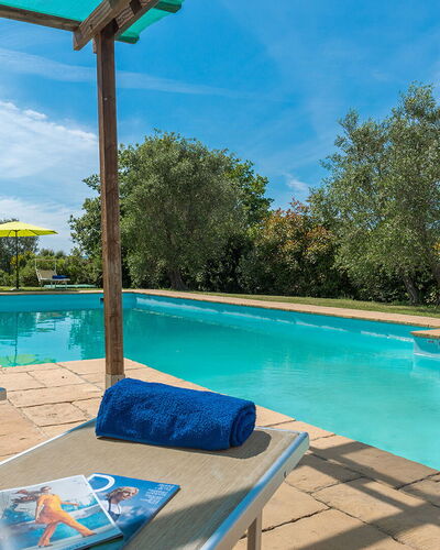 Podere Calcheto 14: Blau, Schwimmbad, Resort, Gartenmöbel, Sonnenliege, Garten, Eco Hotel, Estate, Landscaping, Schatten
