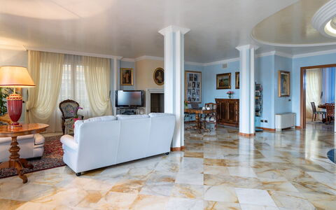 Villa Gabri 8: Flooring, Interior Design, Fussboden, Möbel, Decke, Couch, Wohnzimmer, Beleuchtung, Zimmer, Zuhause