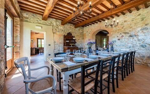 Podere Collelungo 14: Möbel, Wand, Tabelle, Küche & Esszimmer Tisch, Esszimmer, Stuhl, Interior Design, Flooring, Restaurant, Kaffetisch