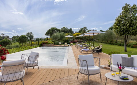 La Fonte di Santa Regina 8: Schwimmbad, Garten, Gartenmöbel, Resort, Estate, Landscaping, Regenschirm, Stuhl, Eco Hotel, Schatten