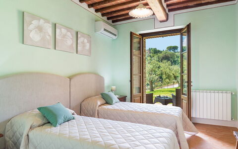 Il Casale di Manuele 12: Möbel, Schlafzimmer, Bett, Interior Design, Zuhause, Bedding, Bettrahmen, Bettdecke, Linens, Zimmer