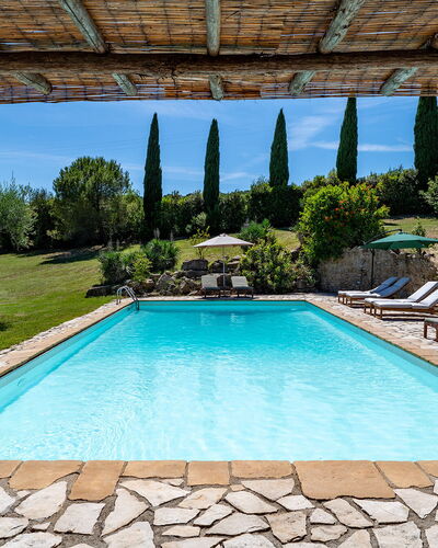 Cinque Cipressi 8: Blau, Schwimmbad, Resort, Gartenmöbel, Water Feature, Freizeit, Garten, Landscaping, Eco Hotel, Schatten