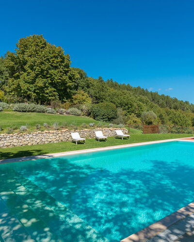 Monticchia 10: Blau, Natürliche Landschaft, Estate, Schwimmbad, Garten, Landscaping, Bauernhaus, Villa, Eco Hotel, Hazienda