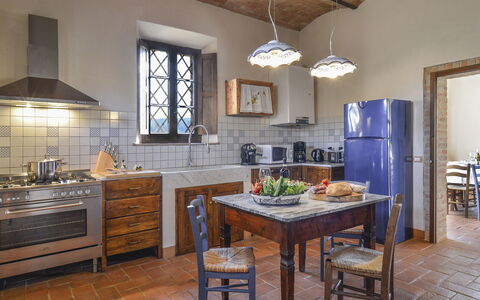 Alborata 10: Möbel, Flooring, Interior Design, Küche, Holz, Fussboden, Decke, Zuhause, Cabinetry, Beleuchtung