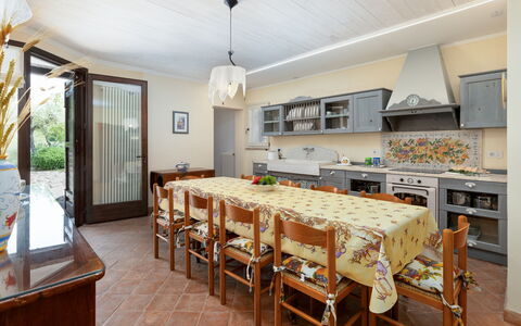 Antiche Pietre 10: Möbel, Interior Design, Holz, Tabelle, Flooring, Decke, Küche & Esszimmer Tisch, Zimmer, Stuhl, Esszimmer