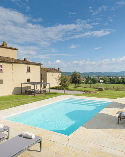Ca Maggiore 10+2: Schwimmbad, Grundstueck, Estate, Bauernhaus, Villa, Landscaping, Rasen, Gartenmöbel, Villa