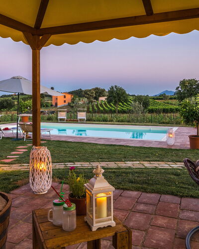 Il Grillo 10: Schwimmbad, Garten, Resort, Estate, Gartenmöbel, Rasen, Landscaping, Eco Hotel, Hazienda, Freizeit