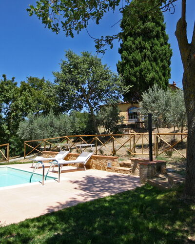 Monterzi 4: Estate, Schwimmbad, Hazienda, Hinterhof, Schatten, Garten, Villa, Garten, Landscaping, Gartenmöbel