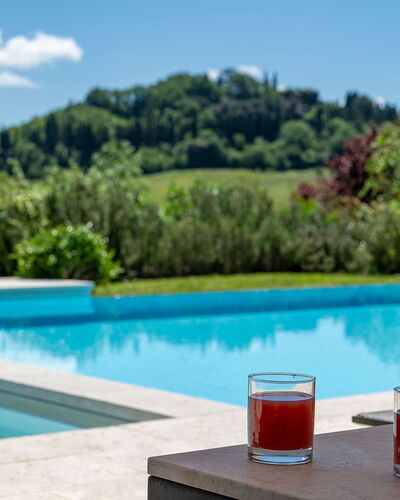 Podere Bellaria 18+2: Schwimmbad, Resort, Eco Hotel, Gartenmöbel, Landscaping, Garten, Schatten, Stuhl, Bauernhaus, Hinterhof
