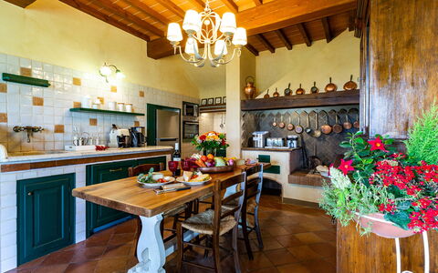 Villa Elisa 16: Möbel, Interior Design, Holz, Flooring, Küche, Tabelle, Zimmer, Beleuchtung, Decke, Zuhause