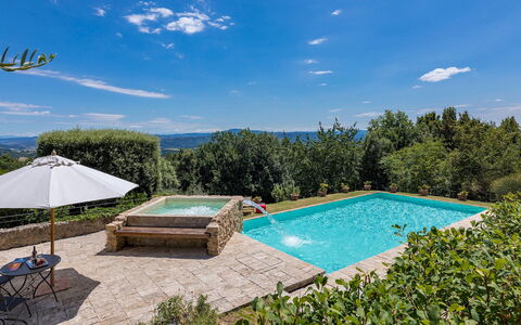 Villa Il Cedro 10+1: Blau, Schwimmbad, Garten, Water Feature, Resort, Landscaping, Hinterhof, Eco Hotel, Flagstone, Schatten