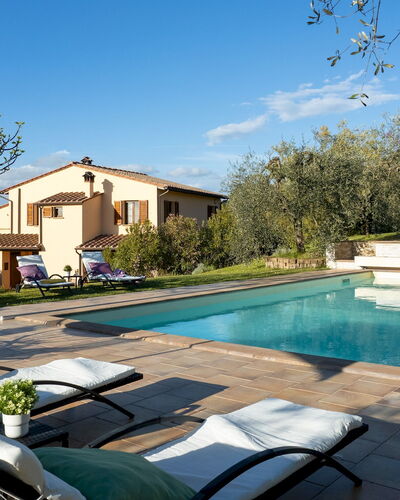 La Villa Nell'Isola Verde 12: Schwimmbad, Wohngebiet, Haus, Zuhause, Die Architektur, Estate, Resort, Menschliche Siedlung, Hazienda, Villa