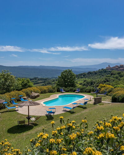 Podere San Ansano 14+2: Wiese, Gartenmöbel, Schwimmbad