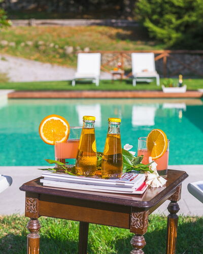 Casale del Castagneto 8: Schwimmbad, Gartenmöbel, Möbel, Garten, Freizeit, Resort, Rasen, Tisch Im Freien, Essen, Stuhl