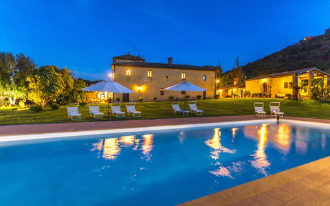Podere Pratovecchio 14+2: Schwimmbad, Estate, Bauernhaus, Villa, Hazienda, Resort, Eco Hotel