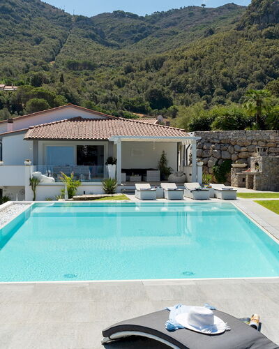 Villa Pietro 10: Schwimmbad, Resort, Freizeit, Eco Hotel, Thermae, Urlaub, Ferienort, Gartenmöbel, Estate, Villa